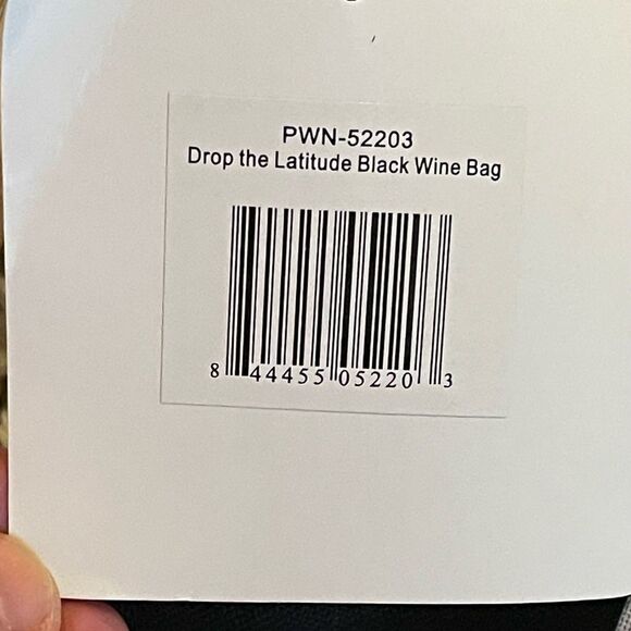 Buckhead Betties Drop the Latitude Black/White Insulated Wine Bag w/strap, NWT - Picture 10 of 10